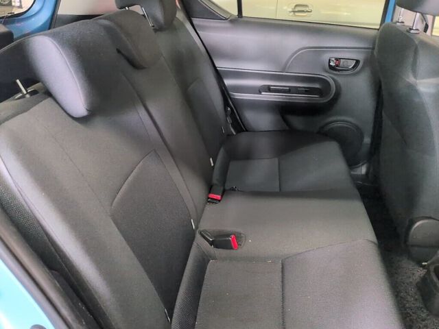 2015 Toyota Aqua S auction photo 6