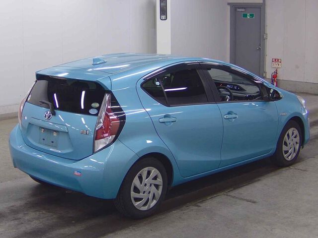 2015 Toyota Aqua S auction photo 5