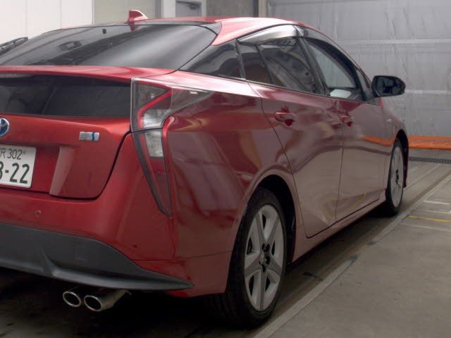 2017 Toyota Prius Aツーリングセレクション auction photo 5