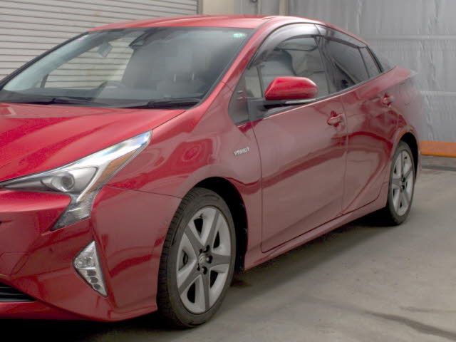 2017 Toyota Prius Aツーリングセレクション auction photo 4