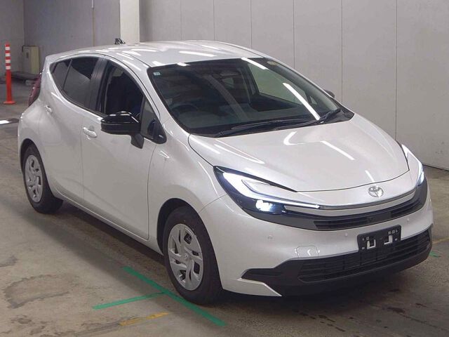 2025 Toyota Aqua U Japan auction vehicle