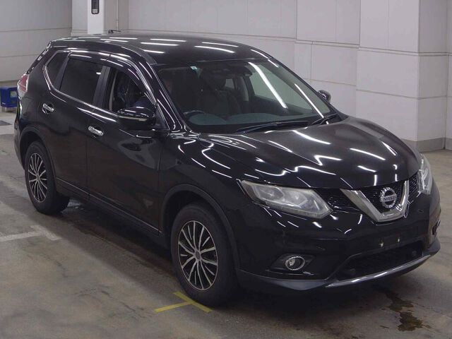2015 Nissan X-Trail 20X Emergency Brake Package 4WD Japan auction vehicle