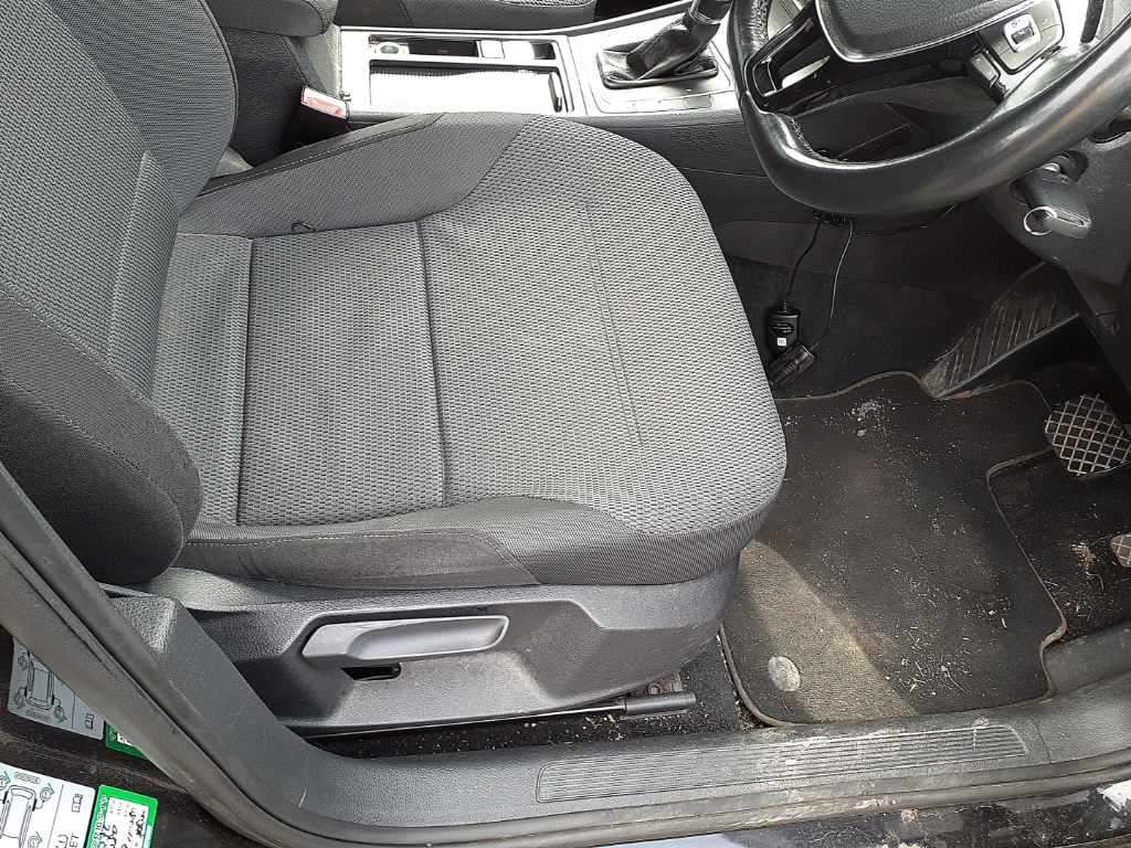 2013 Volkswagen VW ゴルフ TSIコンフォートラインブルモーション auction photo 8