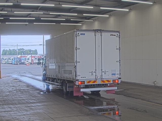 2012 Isuzu Forward アルミウイング ワイド auction photo 2
