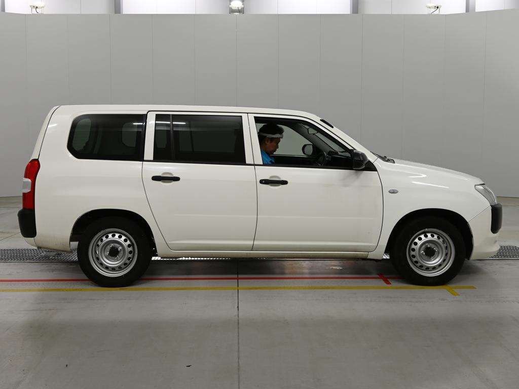 2022 Toyota Probox ハイブリッドDX コンフォート auction photo 3