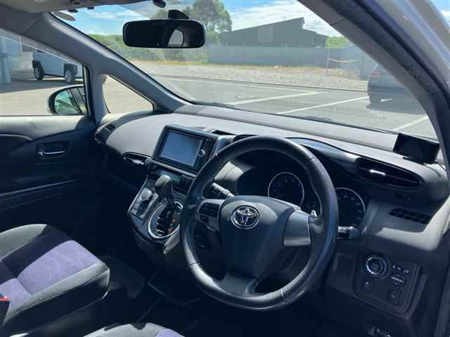 2017 Toyota Wish 1.8S auction photo 3