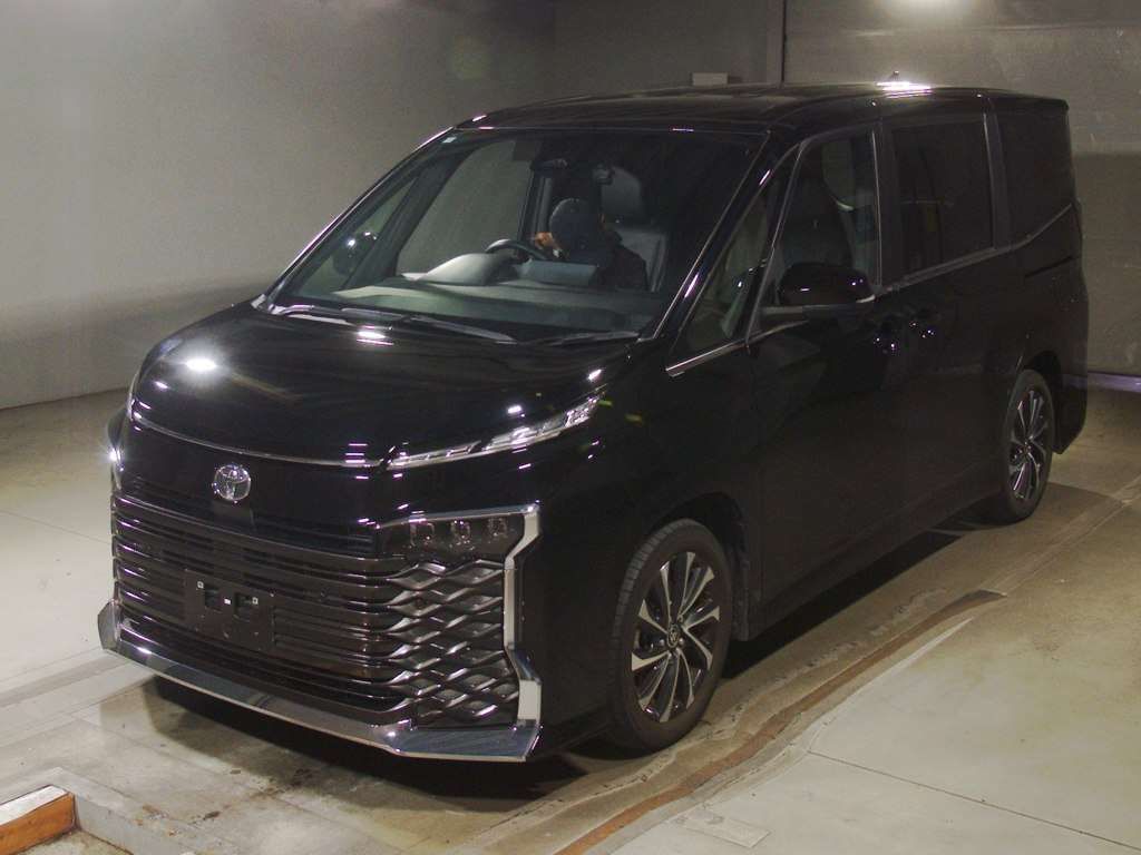 Japan Auction Vehicles 4 2022 Toyota Voxy S-Z auction photo