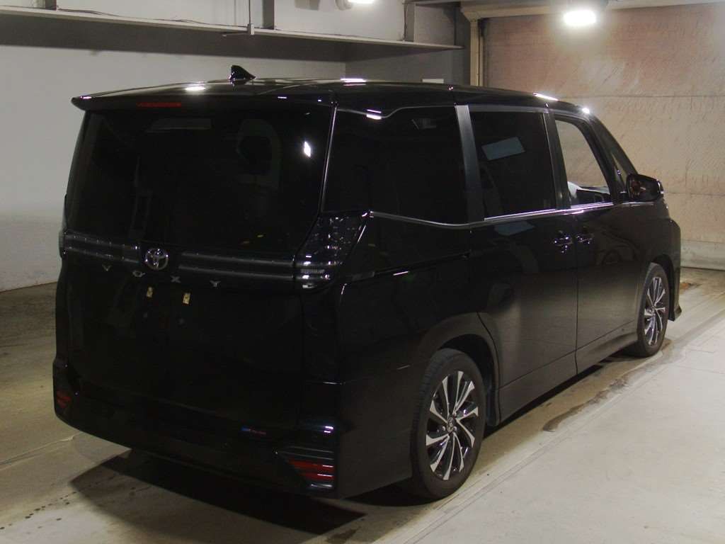 2022 Toyota Voxy S-Z auction photo 2