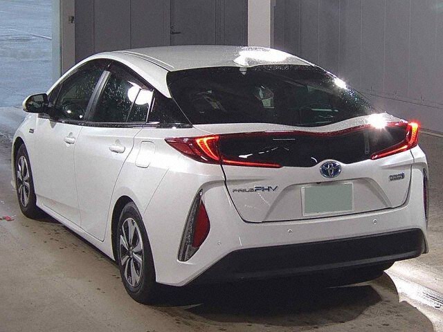 2022 Toyota Prius PHEV Sセーフティパッケージ auction photo 2