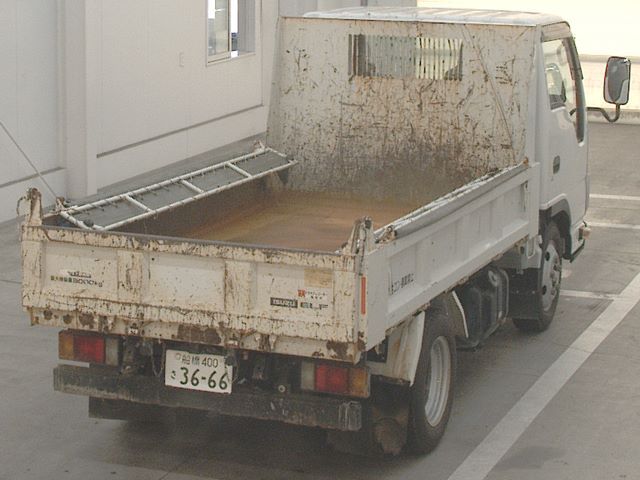 2017 Isuzu Elf dump auction photo 2