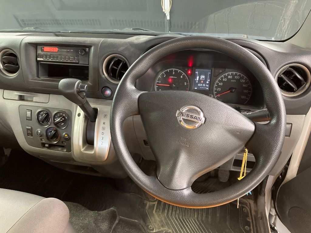 2015 Nissan NV350 Caravan 園児バス auction photo 3