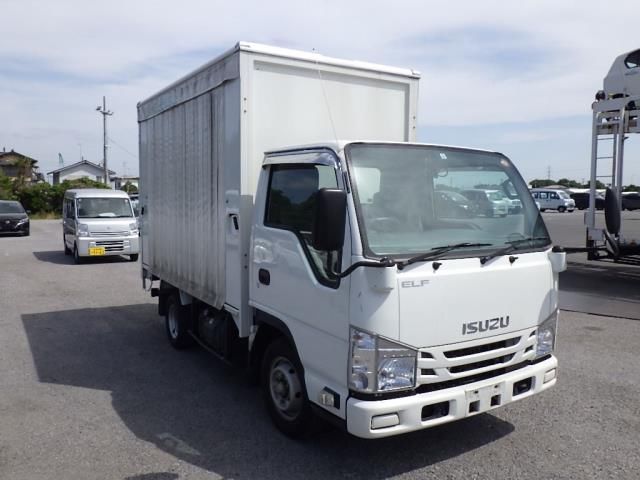 Japan Auction Vehicles 5 2016 Isuzu Elf Action Van auction photo