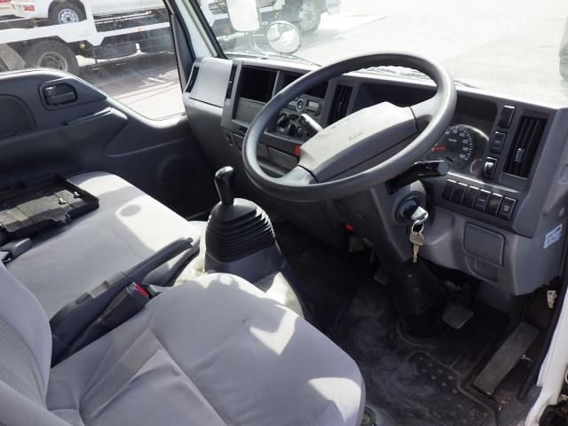 2016 Isuzu Elf Action Van auction photo 3
