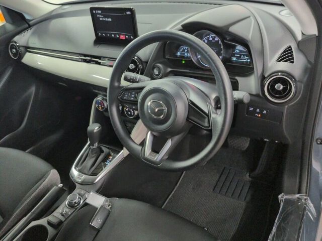 2023 Mazda 2 15 BD auction photo 3