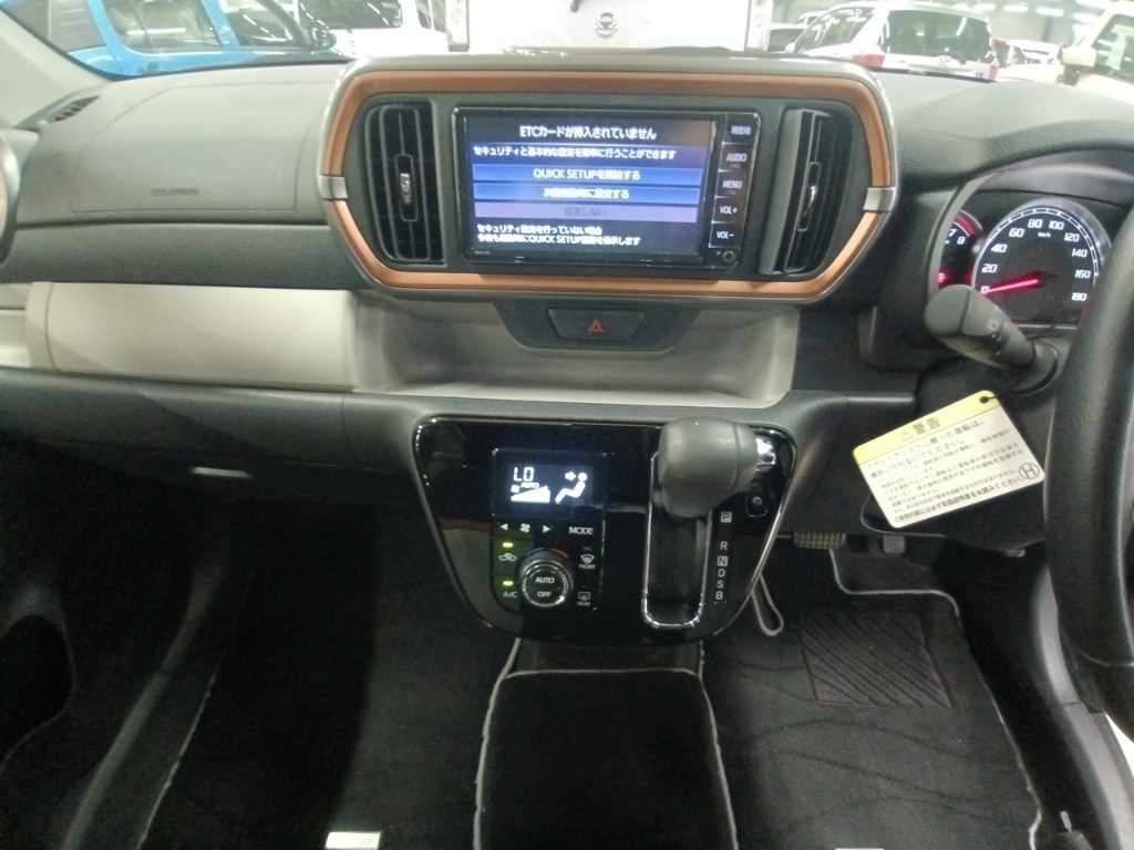 2021 Toyota Passo Moda G Package auction photo 11