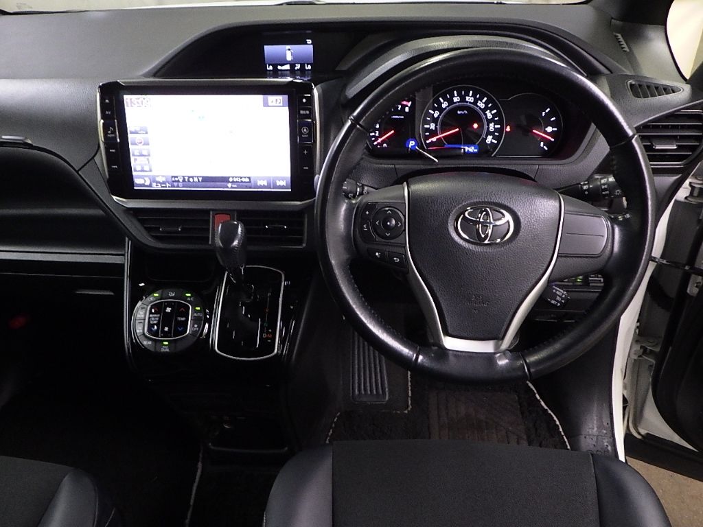 2018 Toyota Noah Si W×B 7人 auction photo 3