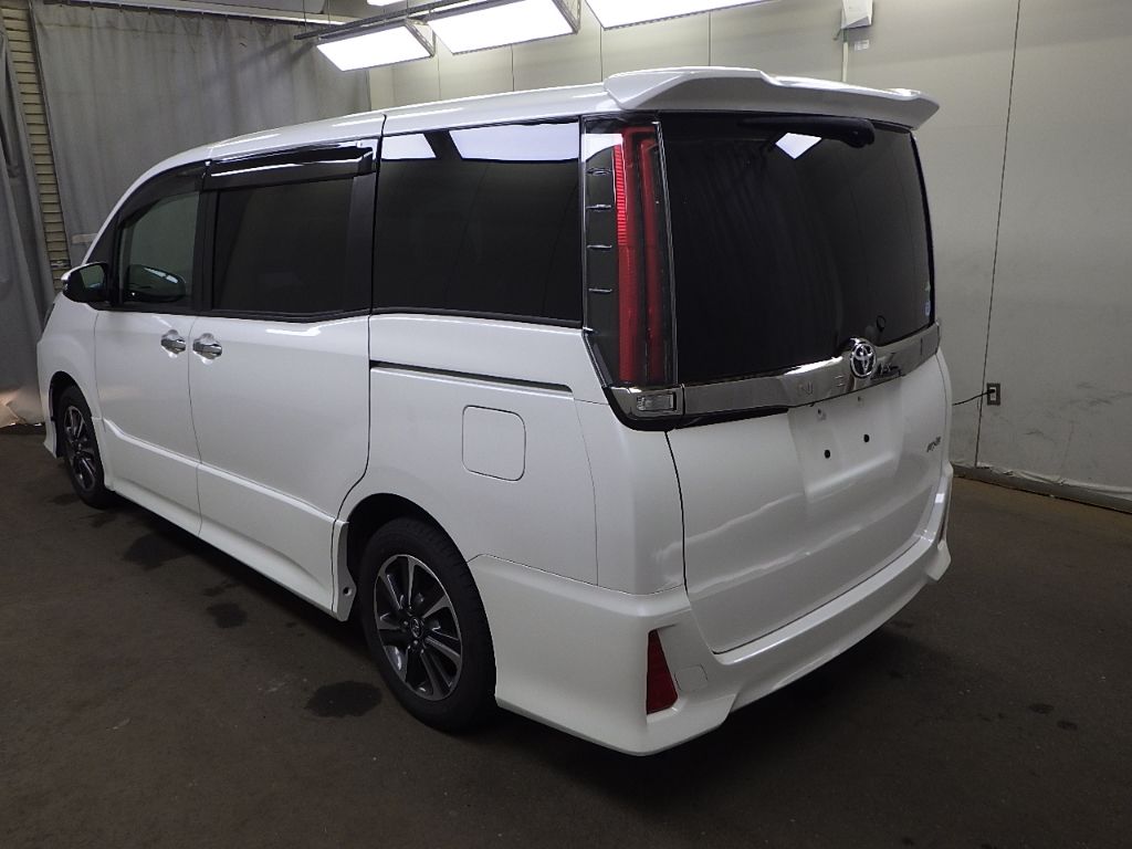 2018 Toyota Noah Si W×B 7人 auction photo 5