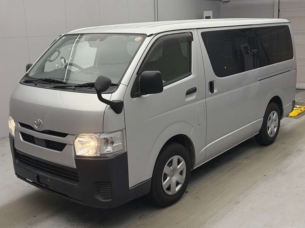 Japan Auction Vehicles 4 2022 Toyota Hiace auction photo