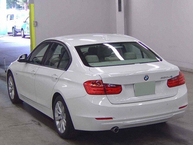 2013 BMW 3 Series 320DブルPモダン auction photo 2