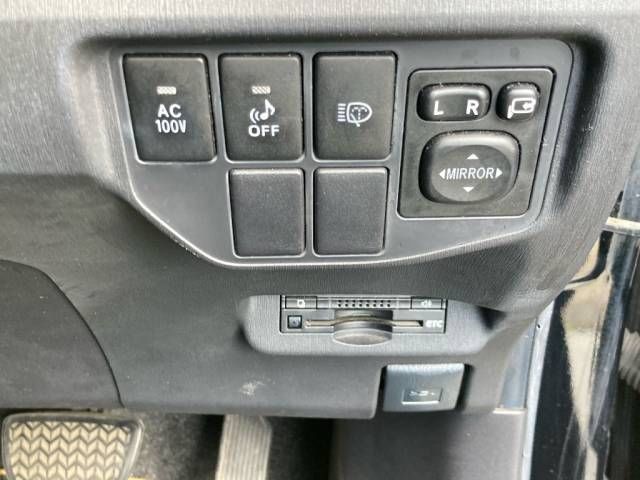 2015 Toyota Prius Sツーリングセレクション・マイコーデ auction photo 5