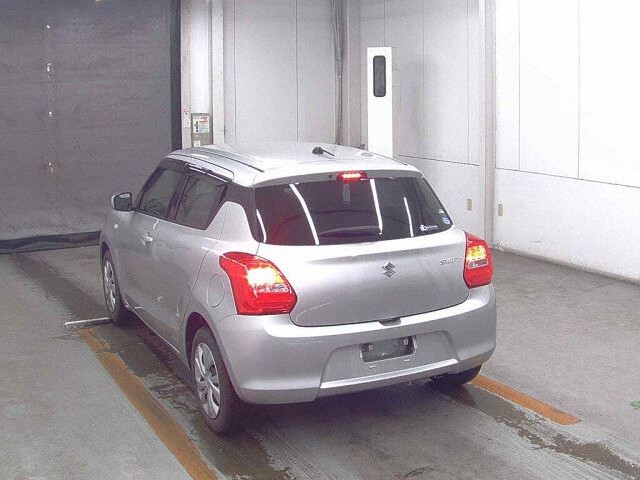 2019 Suzuki Swift XG Limited auction photo 2