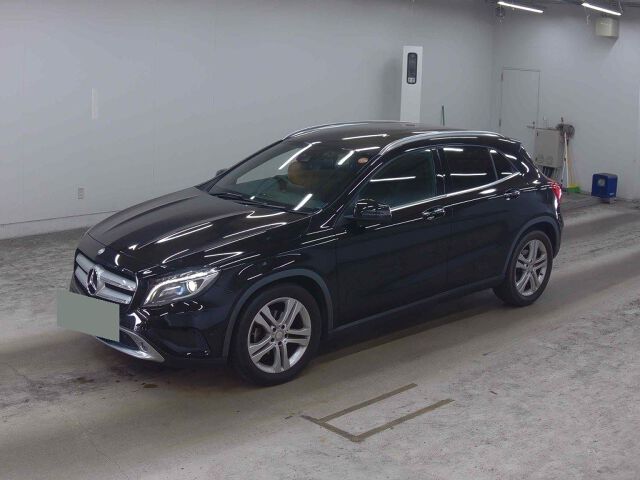 2016 Mercedes-Benz GLA-Class GLA180 auction photo 4