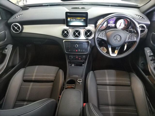 2016 Mercedes-Benz GLA-Class GLA180 auction photo 3