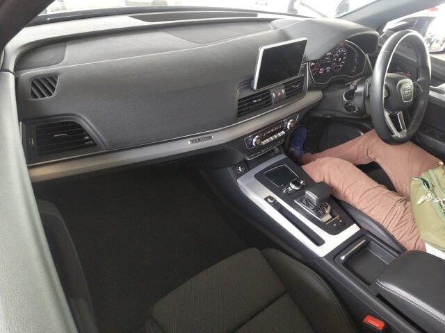 2019 Audi Q5 2.0TFSIQスポSラ 4WD auction photo 3