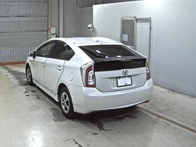 2014 Toyota Prius Sツーリングセレクション auction photo 2