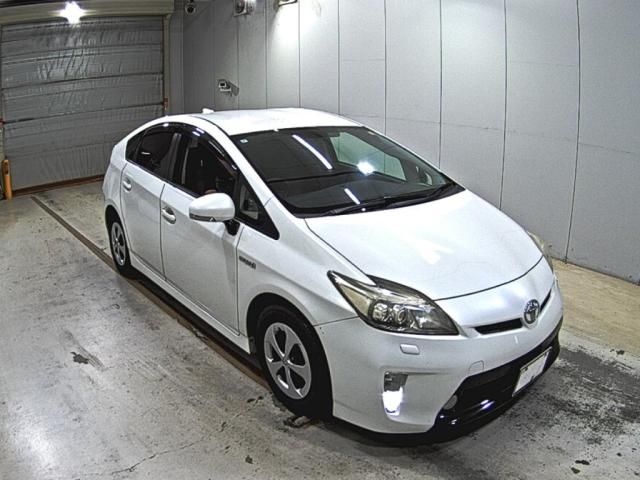 Japan Auction Vehicles 5 2014 Toyota Prius Sツーリングセレクション auction photo