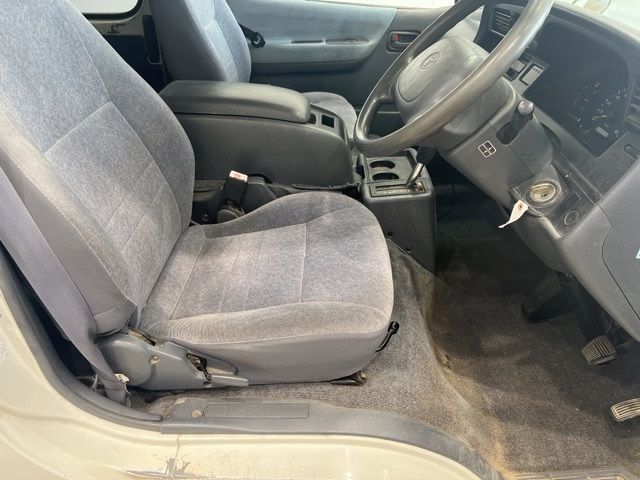 2004 Toyota Hiace バン.4WD auction photo 8