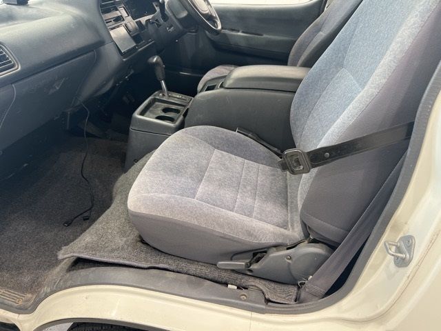 2004 Toyota Hiace バン.4WD auction photo 9