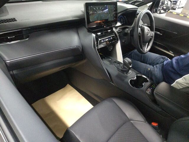2026 Toyota Harrier Z Leather Package auction photo 3