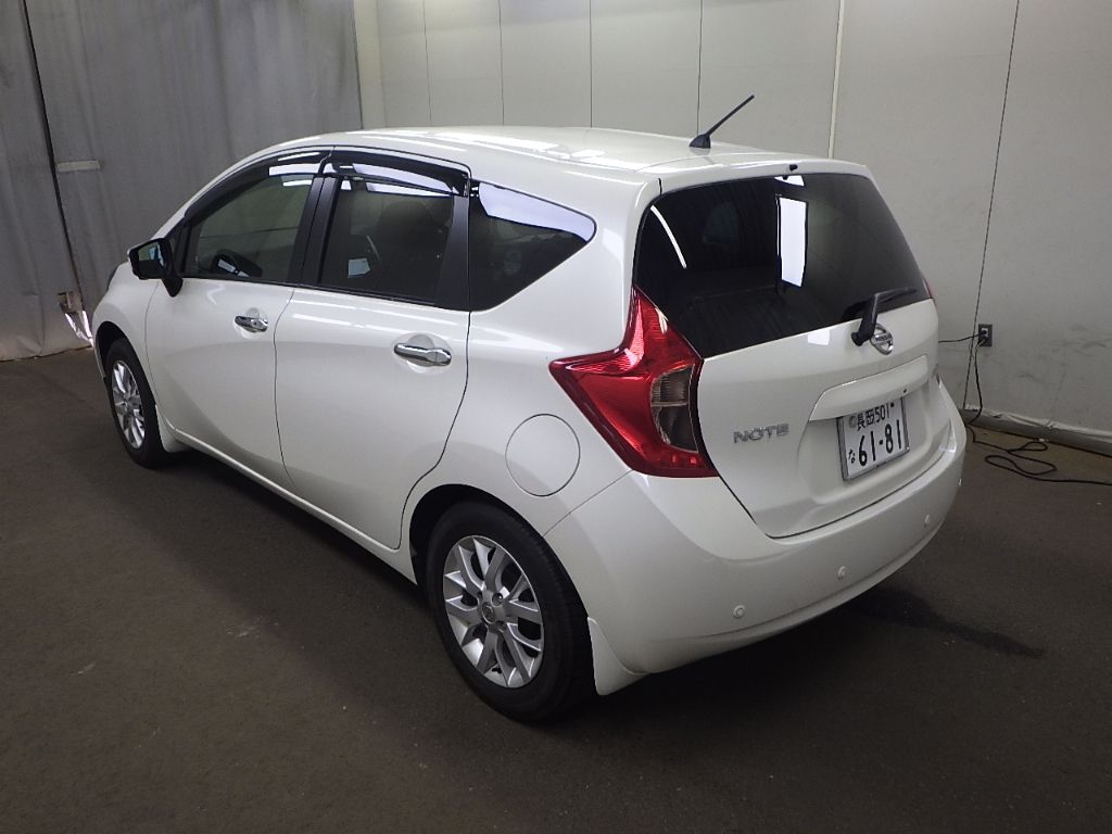 2016 Nissan ノート HB Medalist X V Selection + Safety II auction photo 5