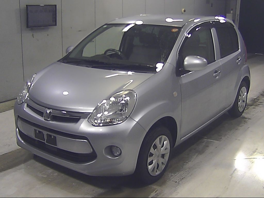 2015 Toyota Passo X G Package auction photo 4