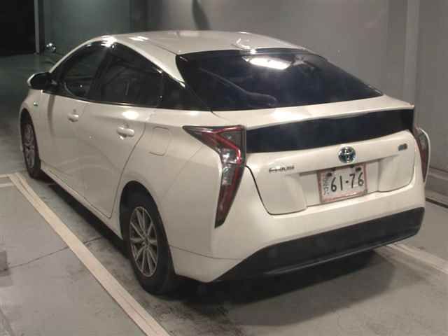 2017 Toyota Prius S auction photo 2
