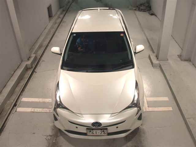 2017 Toyota Prius S auction photo 6