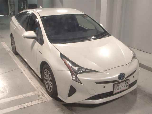 2017 Toyota Prius S Japan auction vehicle