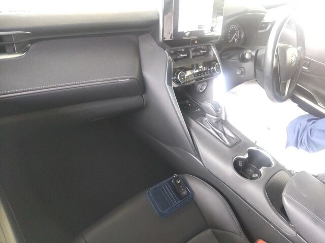2023 Toyota Harrier G auction photo 3