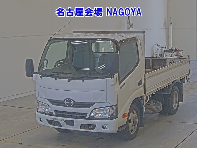 Japan Auction Vehicles 21 2018 Hino Dutro ヒラ auction photo