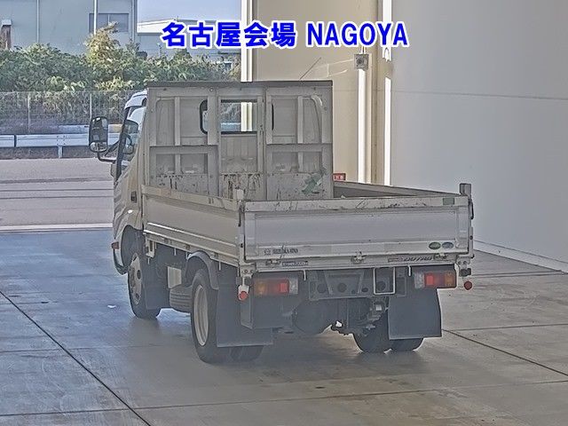 2018 Hino Dutro ヒラ auction photo 2