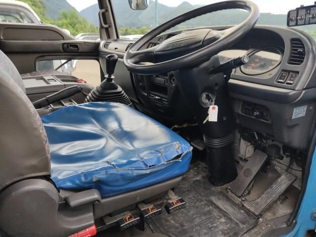 2004 Isuzu Forward パッカーシャ auction photo 3