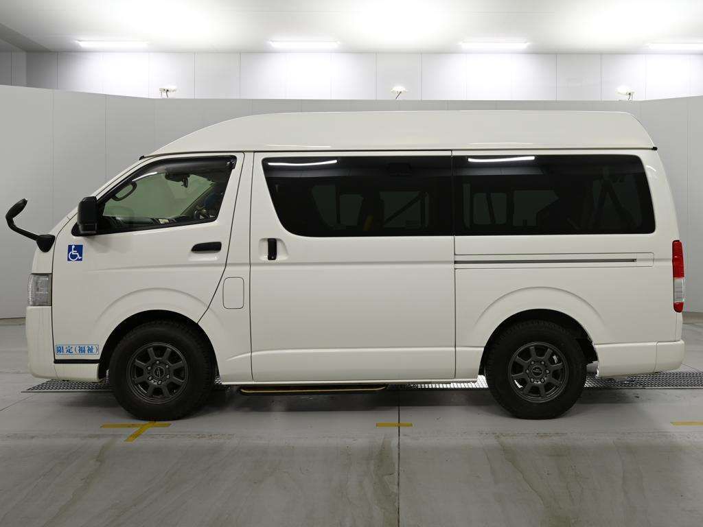 2021 Toyota Hiace DX Welcab auction photo 4