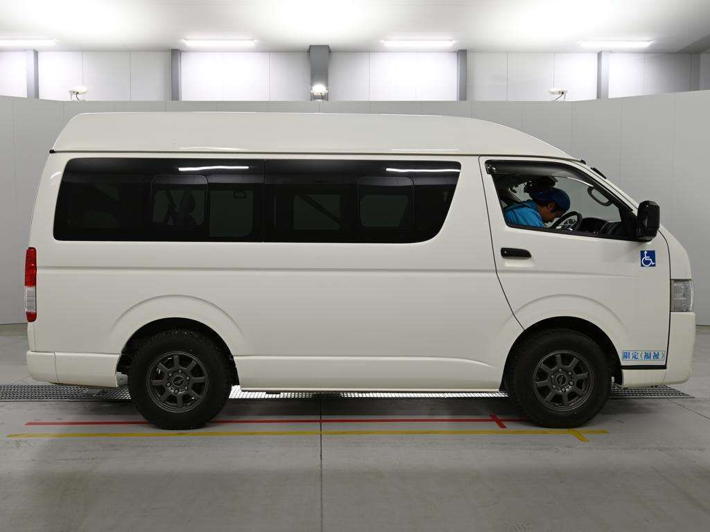 2021 Toyota Hiace DX Welcab auction photo 3