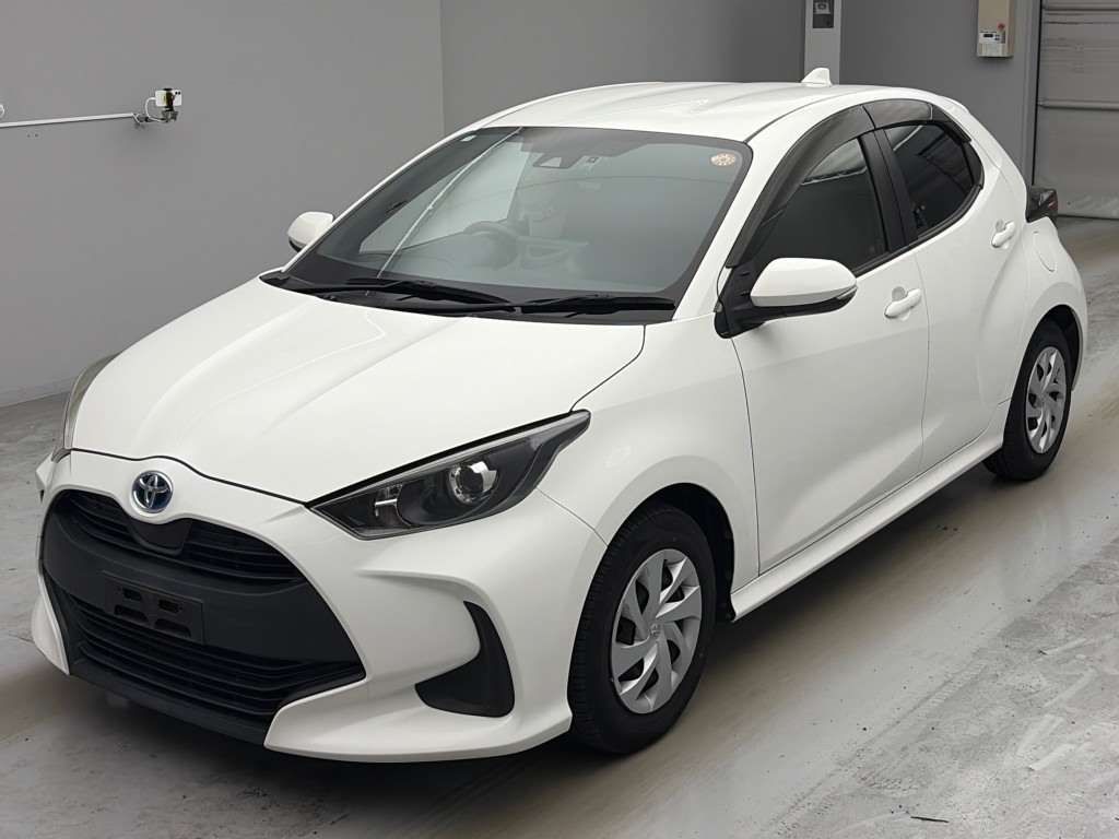 2020 Toyota Yaris Hybrid X Japan auction vehicle