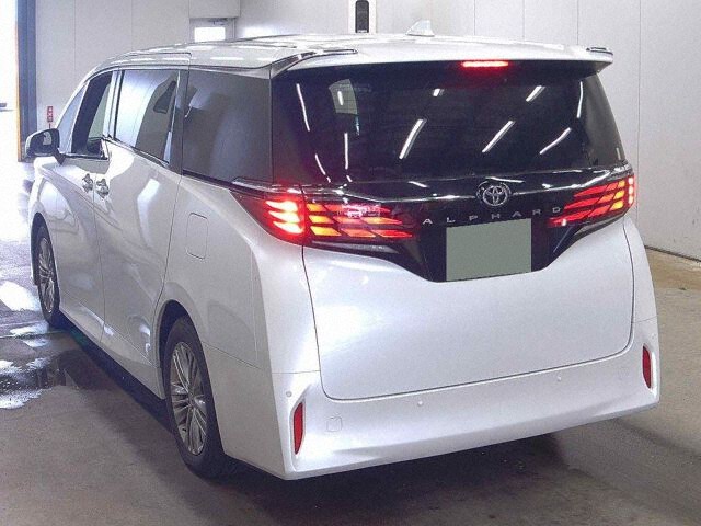 2024 Toyota Alphard Z auction photo 2