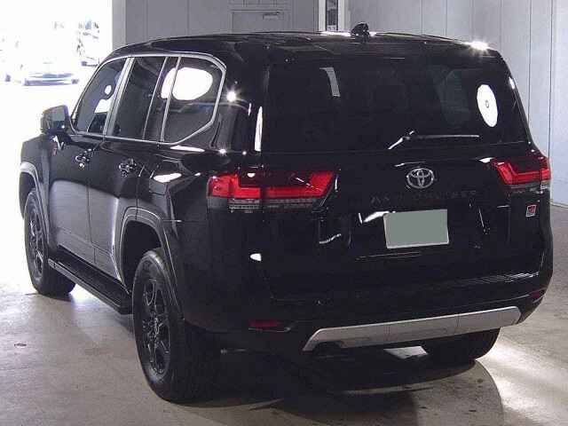 2025 Toyota Land Cruiser GR Sport 4WD auction photo 2