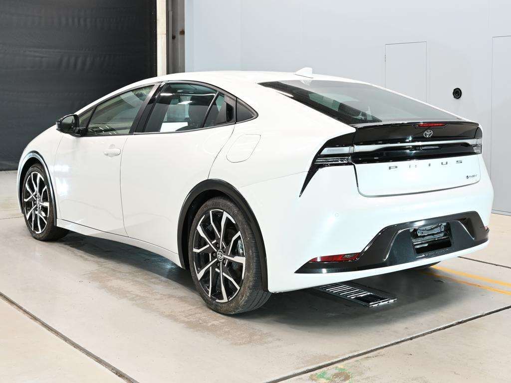 2025 Toyota Prius PHEV Z auction photo 6