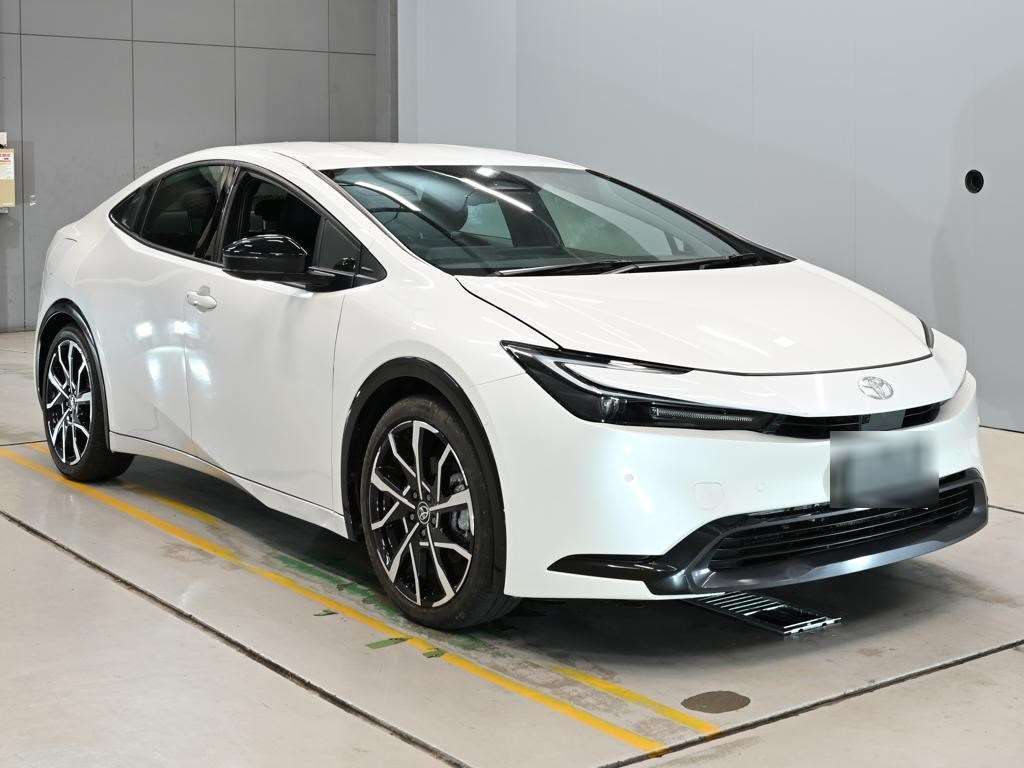 2025 Toyota Prius PHEV Z auction photo 5