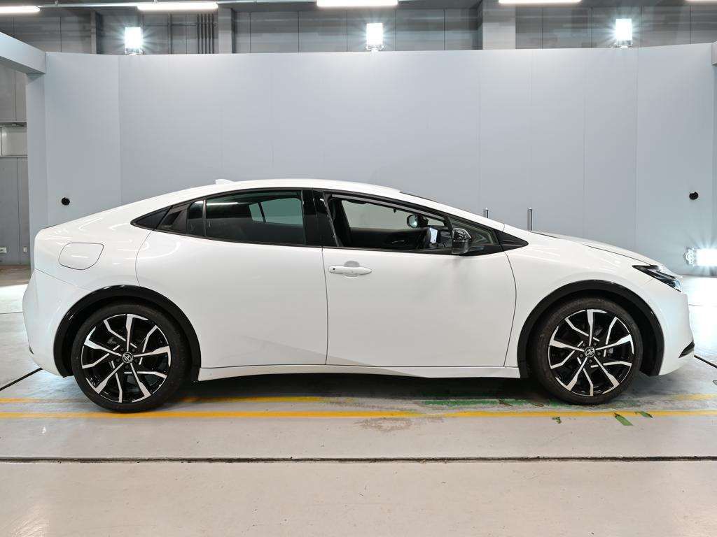 2025 Toyota Prius PHEV Z auction photo 3